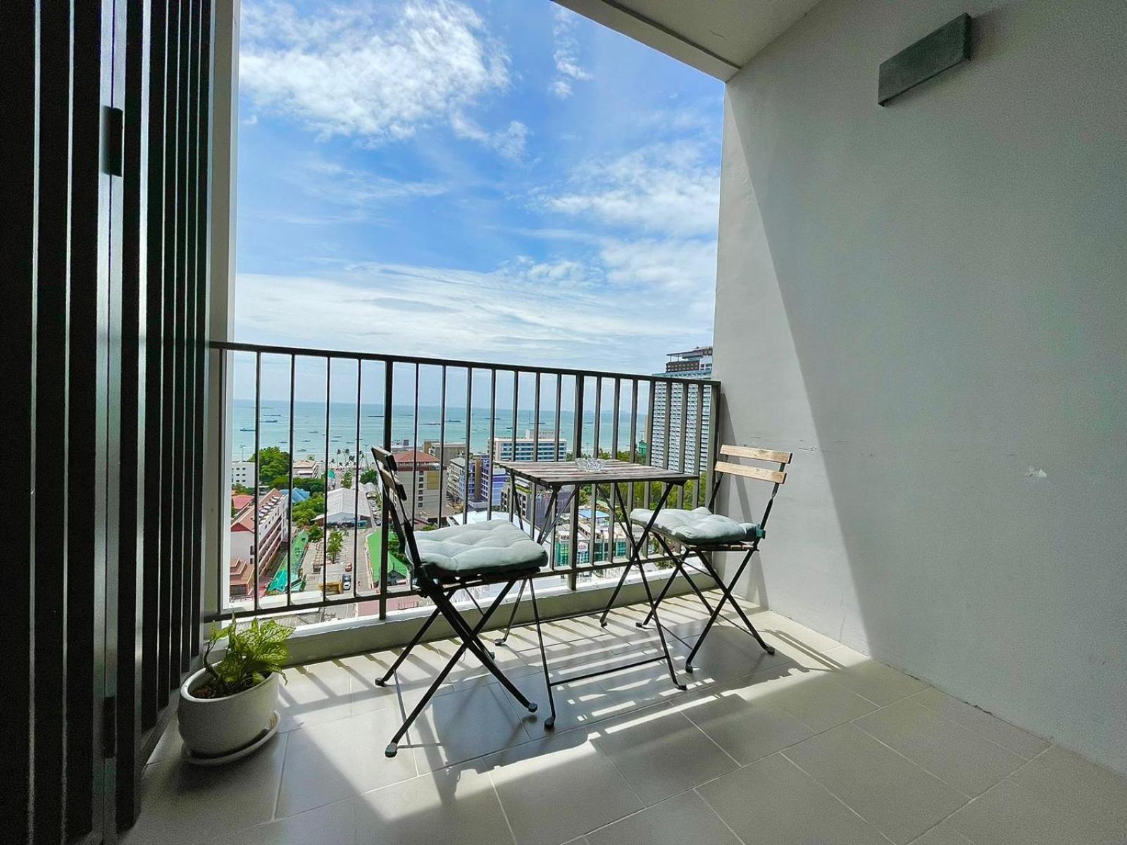 Апартаменты The Base Deluxe Паттайя Экстерьер фото
